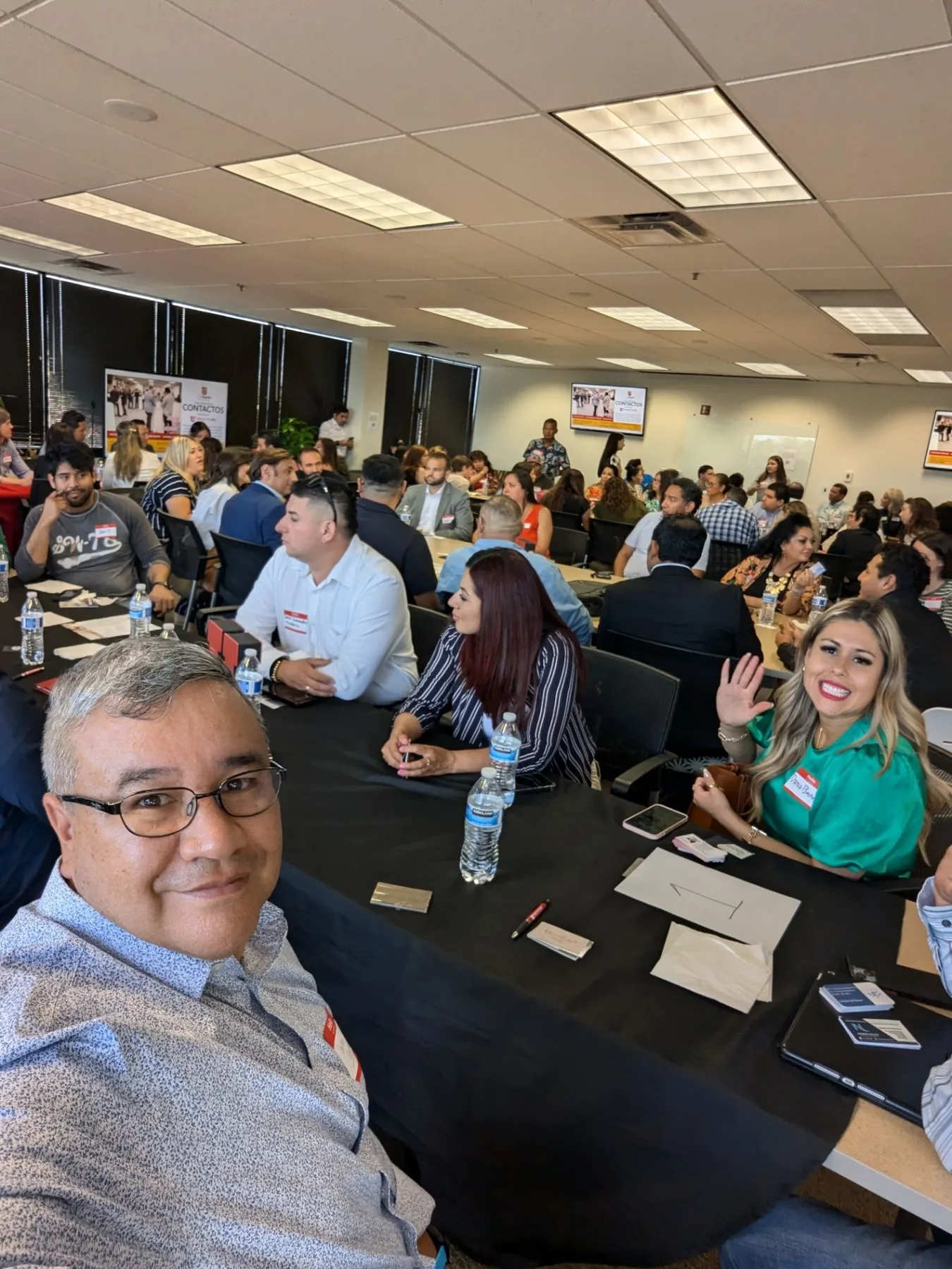 Carlos Orjuela participando en un encuentro de empresarios